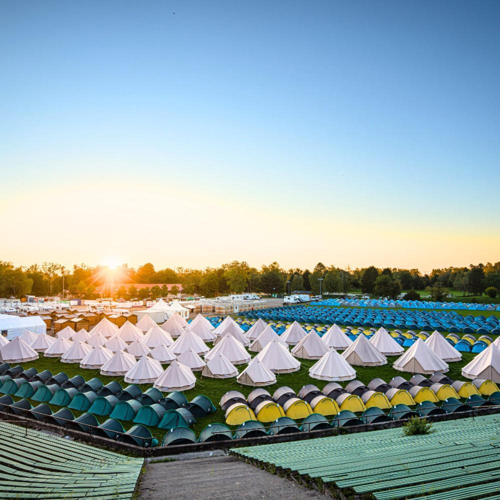 Oktoberfest Wiesn Camp Lodge Münih Dış mekan fotoğraf