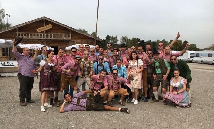 Oktoberfest Wiesn Camp Lodge Münih Dış mekan fotoğraf