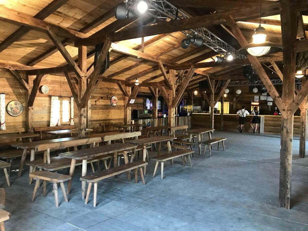 Oktoberfest Wiesn Camp Lodge Münih Dış mekan fotoğraf